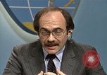 Standbild Senator Jim Sasser und Arnold L Raphel Afghanistan Interview Washington DC USA, 1985, aus Sekunde 47 historischem Filmmaterial Videoclip 65675022345