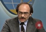 Standbild Senator Jim Sasser und Arnold L Raphel Afghanistan Interview Washington DC USA, 1985, aus Sekunde 52 historischem Filmmaterial Videoclip 65675022345