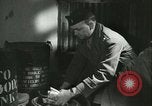 Standbild französischer Soldaten Frankreich, 1944, aus Sekunde 35 historischem Filmmaterial Videoclip 65675022347