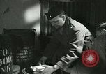 Standbild französischer Soldaten Frankreich, 1944, aus Sekunde 36 historischem Filmmaterial Videoclip 65675022347