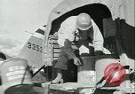 Standbild französischer Soldaten Frankreich, 1944, aus Sekunde 53 historischem Filmmaterial Videoclip 65675022347