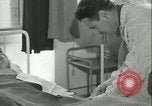 Standbild französischer Soldaten Frankreich, 1944, aus Sekunde 61 historischem Filmmaterial Videoclip 65675022347