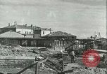 Standbild französische Bahn hof Frankreich, 1944, aus Sekunde 6 historischem Filmmaterial Videoclip 65675022348