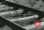 Standbild französische Bahn hof Frankreich, 1944, aus Sekunde 27 historischem Filmmaterial Videoclip 65675022348