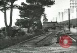Standbild französische Bahn hof Frankreich, 1944, aus Sekunde 37 historischem Filmmaterial Videoclip 65675022348