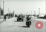 Standbild König Mohammed Zahir Shah und Ministerpräsident Daud Khan Afghanistan, 1959, aus Sekunde 24 historischem Filmmaterial Videoclip 65675022350