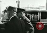 Standbild König Mohammed Zahir Shah und Ministerpräsident Daud Khan Afghanistan, 1959, aus Sekunde 43 historischem Filmmaterial Videoclip 65675022350