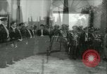 Standbild König Mohammed Zahir Shah und Ministerpräsident Daud Khan Afghanistan, 1959, aus Sekunde 51 historischem Filmmaterial Videoclip 65675022350