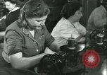 Standbild GI's Kleidung geborgen Reims Frankreich, 1947, aus Sekunde 11 historischem Filmmaterial Videoclip 65675022354