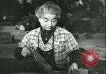 Standbild GI's Kleidung geborgen Reims Frankreich, 1947, aus Sekunde 14 historischem Filmmaterial Videoclip 65675022354