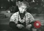 Standbild GI's Kleidung geborgen Reims Frankreich, 1947, aus Sekunde 15 historischem Filmmaterial Videoclip 65675022354