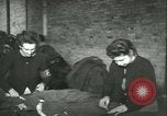 Standbild GI's Kleidung geborgen Reims Frankreich, 1947, aus Sekunde 33 historischem Filmmaterial Videoclip 65675022354