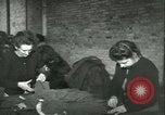Standbild GI's Kleidung geborgen Reims Frankreich, 1947, aus Sekunde 34 historischem Filmmaterial Videoclip 65675022354