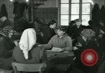 Standbild GI's Kleidung geborgen Reims Frankreich, 1947, aus Sekunde 41 historischem Filmmaterial Videoclip 65675022354
