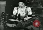 Standbild GI's Kleidung geborgen Reims Frankreich, 1947, aus Sekunde 50 historischem Filmmaterial Videoclip 65675022354