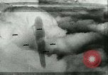 Immagine di seconda guerra mondiale aerei essendo memorizzati e recuperati Tucson Arizona USA, 1947, secondo 1 filmato di repertorio 65675022355
