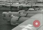 Immagine di seconda guerra mondiale aerei essendo memorizzati e recuperati Tucson Arizona USA, 1947, secondo 45 filmato di repertorio 65675022355