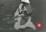 Immagine di seconda guerra mondiale aerei essendo memorizzati e recuperati Tucson Arizona USA, 1947, secondo 61 filmato di repertorio 65675022355