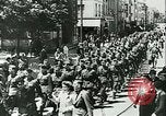 Image Légion d'bénévole française LVF soldats collabore avec l'Allemagne Versailles France, 1941, de la seconde 12 séquences d'archives historiques vidéo 65675022362