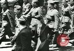 Image Légion d'bénévole française LVF soldats collabore avec l'Allemagne Versailles France, 1941, de la seconde 17 séquences d'archives historiques vidéo 65675022362