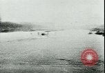 Immagine di Collier volo sulla Senna 1911 Parigi Francia, 1912, secondo 25 filmato di repertorio 65675022364