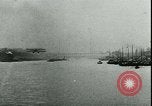 Immagine di Collier volo sulla Senna 1911 Parigi Francia, 1912, secondo 50 filmato di repertorio 65675022364