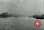 Immagine di Collier volo sulla Senna 1911 Parigi Francia, 1912, secondo 52 filmato di repertorio 65675022364