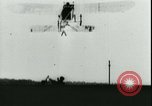 Immagine di Primi volantini francese Francia, 1947, secondo 36 filmato di repertorio 65675022367