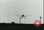 Immagine di Primi volantini francese Francia, 1947, secondo 45 filmato di repertorio 65675022367