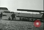 Standbild 99 Aero Squadron in Ersten Weltkrieg Dogneville Frankreich, 1918, aus Sekunde 8 historischem Filmmaterial Videoclip 65675022378