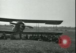 Standbild 99 Aero Squadron in Ersten Weltkrieg Dogneville Frankreich, 1918, aus Sekunde 13 historischem Filmmaterial Videoclip 65675022378