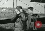 Standbild 99 Aero Squadron in Ersten Weltkrieg Dogneville Frankreich, 1918, aus Sekunde 22 historischem Filmmaterial Videoclip 65675022378
