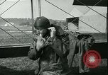 Standbild 99 Aero Squadron in Ersten Weltkrieg Dogneville Frankreich, 1918, aus Sekunde 24 historischem Filmmaterial Videoclip 65675022378