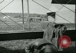 Standbild 99 Aero Squadron in Ersten Weltkrieg Dogneville Frankreich, 1918, aus Sekunde 25 historischem Filmmaterial Videoclip 65675022378