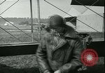 Standbild 99 Aero Squadron in Ersten Weltkrieg Dogneville Frankreich, 1918, aus Sekunde 26 historischem Filmmaterial Videoclip 65675022378