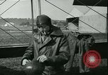 Standbild 99 Aero Squadron in Ersten Weltkrieg Dogneville Frankreich, 1918, aus Sekunde 30 historischem Filmmaterial Videoclip 65675022378