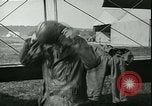 Standbild 99 Aero Squadron in Ersten Weltkrieg Dogneville Frankreich, 1918, aus Sekunde 32 historischem Filmmaterial Videoclip 65675022378