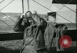 Standbild 99 Aero Squadron in Ersten Weltkrieg Dogneville Frankreich, 1918, aus Sekunde 34 historischem Filmmaterial Videoclip 65675022378