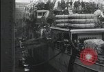 Standbild Verletzte US-Soldaten Aussteigen aus einem Dampfschiff New York City Harbor USA, 1919, aus Sekunde 13 historischem Filmmaterial Videoclip 65675022382