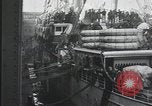 Standbild Verletzte US-Soldaten Aussteigen aus einem Dampfschiff New York City Harbor USA, 1919, aus Sekunde 14 historischem Filmmaterial Videoclip 65675022382