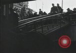 Standbild Verletzte US-Soldaten Aussteigen aus einem Dampfschiff New York City Harbor USA, 1919, aus Sekunde 19 historischem Filmmaterial Videoclip 65675022382