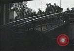 Standbild Verletzte US-Soldaten Aussteigen aus einem Dampfschiff New York City Harbor USA, 1919, aus Sekunde 22 historischem Filmmaterial Videoclip 65675022382