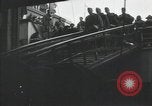 Standbild Verletzte US-Soldaten Aussteigen aus einem Dampfschiff New York City Harbor USA, 1919, aus Sekunde 24 historischem Filmmaterial Videoclip 65675022382