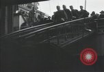 Standbild Verletzte US-Soldaten Aussteigen aus einem Dampfschiff New York City Harbor USA, 1919, aus Sekunde 25 historischem Filmmaterial Videoclip 65675022382