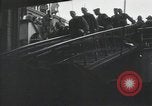 Standbild Verletzte US-Soldaten Aussteigen aus einem Dampfschiff New York City Harbor USA, 1919, aus Sekunde 27 historischem Filmmaterial Videoclip 65675022382