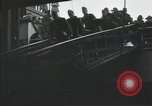 Standbild Verletzte US-Soldaten Aussteigen aus einem Dampfschiff New York City Harbor USA, 1919, aus Sekunde 31 historischem Filmmaterial Videoclip 65675022382