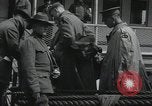 Standbild Verletzte US-Soldaten Aussteigen aus einem Dampfschiff New York City Harbor USA, 1919, aus Sekunde 34 historischem Filmmaterial Videoclip 65675022382