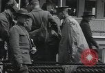 Standbild Verletzte US-Soldaten Aussteigen aus einem Dampfschiff New York City Harbor USA, 1919, aus Sekunde 35 historischem Filmmaterial Videoclip 65675022382