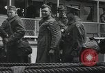 Standbild Verletzte US-Soldaten Aussteigen aus einem Dampfschiff New York City Harbor USA, 1919, aus Sekunde 46 historischem Filmmaterial Videoclip 65675022382