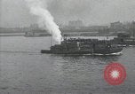 Standbild Verletzte US-Soldaten Aussteigen aus einem Dampfschiff New York City Harbor USA, 1919, aus Sekunde 51 historischem Filmmaterial Videoclip 65675022382